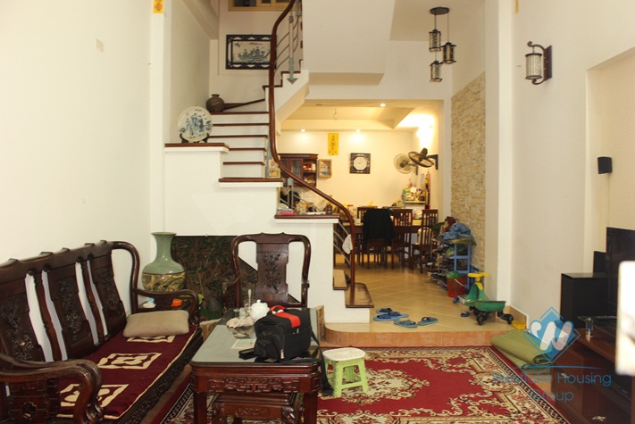 House for rent in Nghi Tam village, Tay Ho, Ha Noi